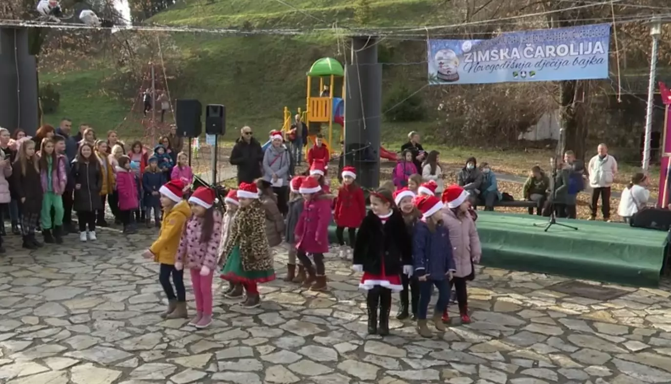 U Gradačcu po prvi puta upriličena zabava za najmlađe “Novogodišnja dječija bajka”